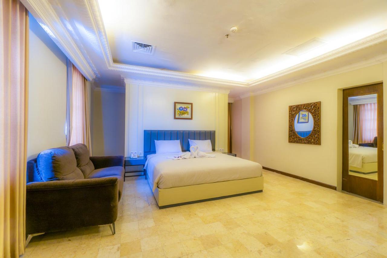 D'Salvatore Boutique Hotel Yogyakarta Maguwo Exterior foto