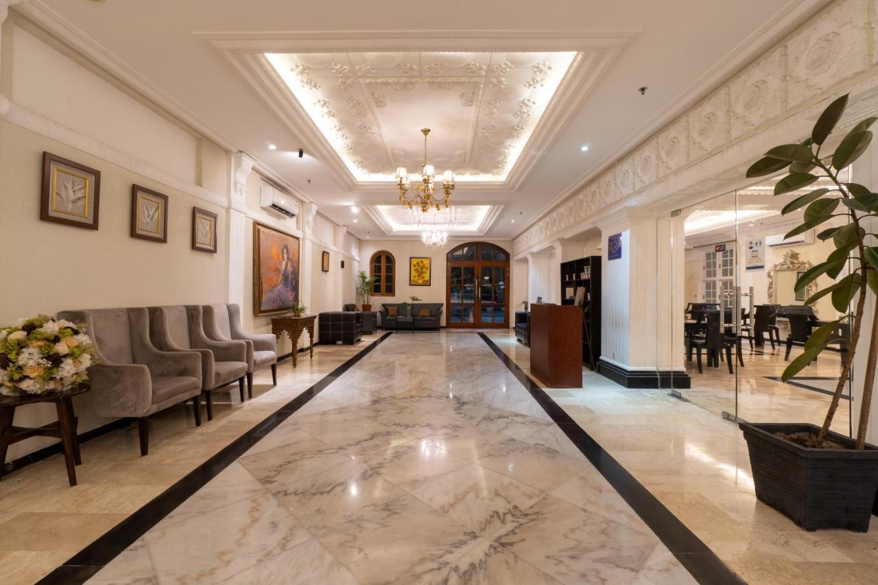 D'Salvatore Boutique Hotel Yogyakarta Maguwo Exterior foto